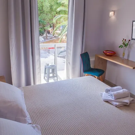 Aparthotel Anemos & 3*
