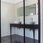 Anemos & מלון דירות נאפפליו